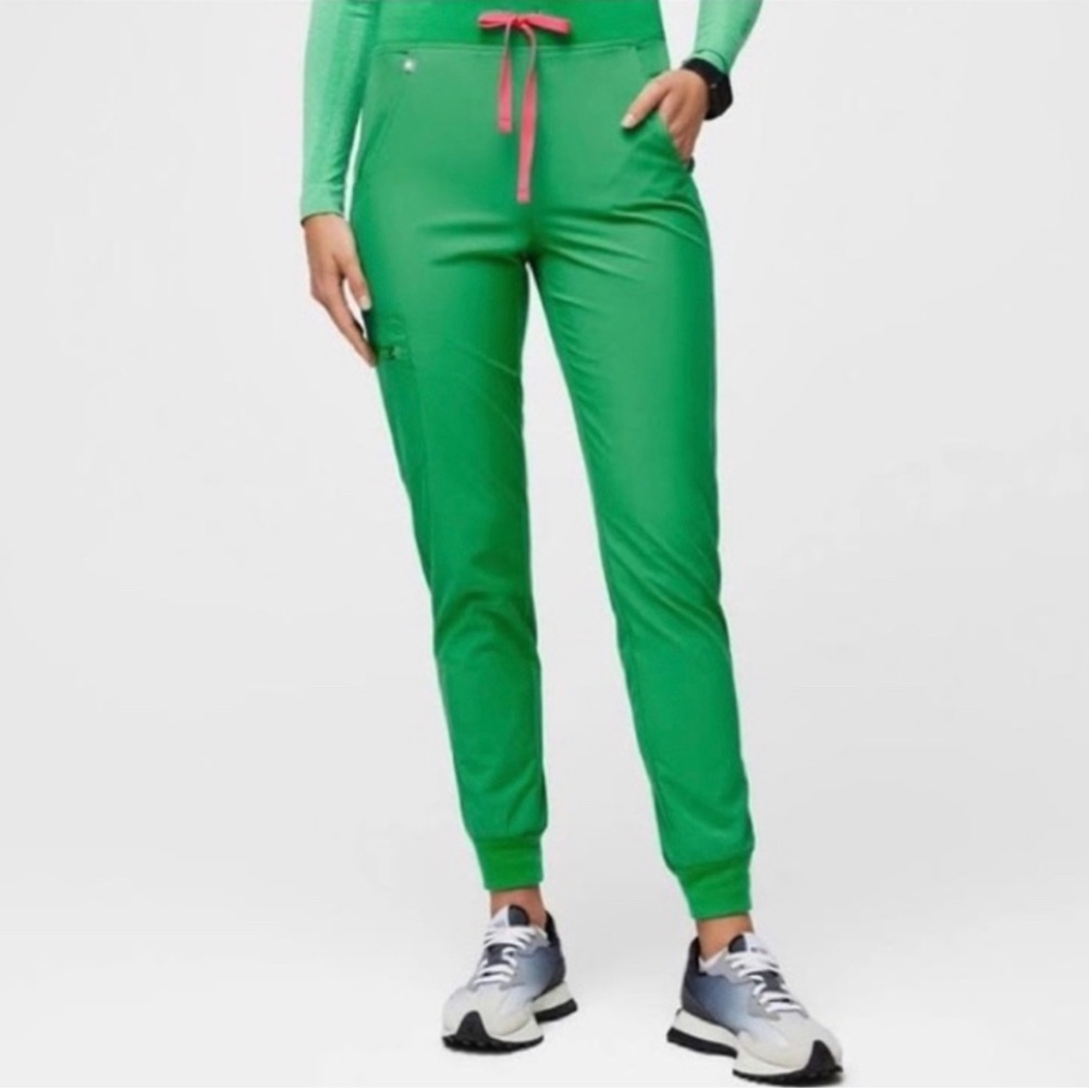 *Entire set* Safety Green Catarina™ FREEx™ Scrubs